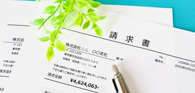 販売管理システムの帳票はどこまで自由?帳票レイアウトを柔軟に変更する方法